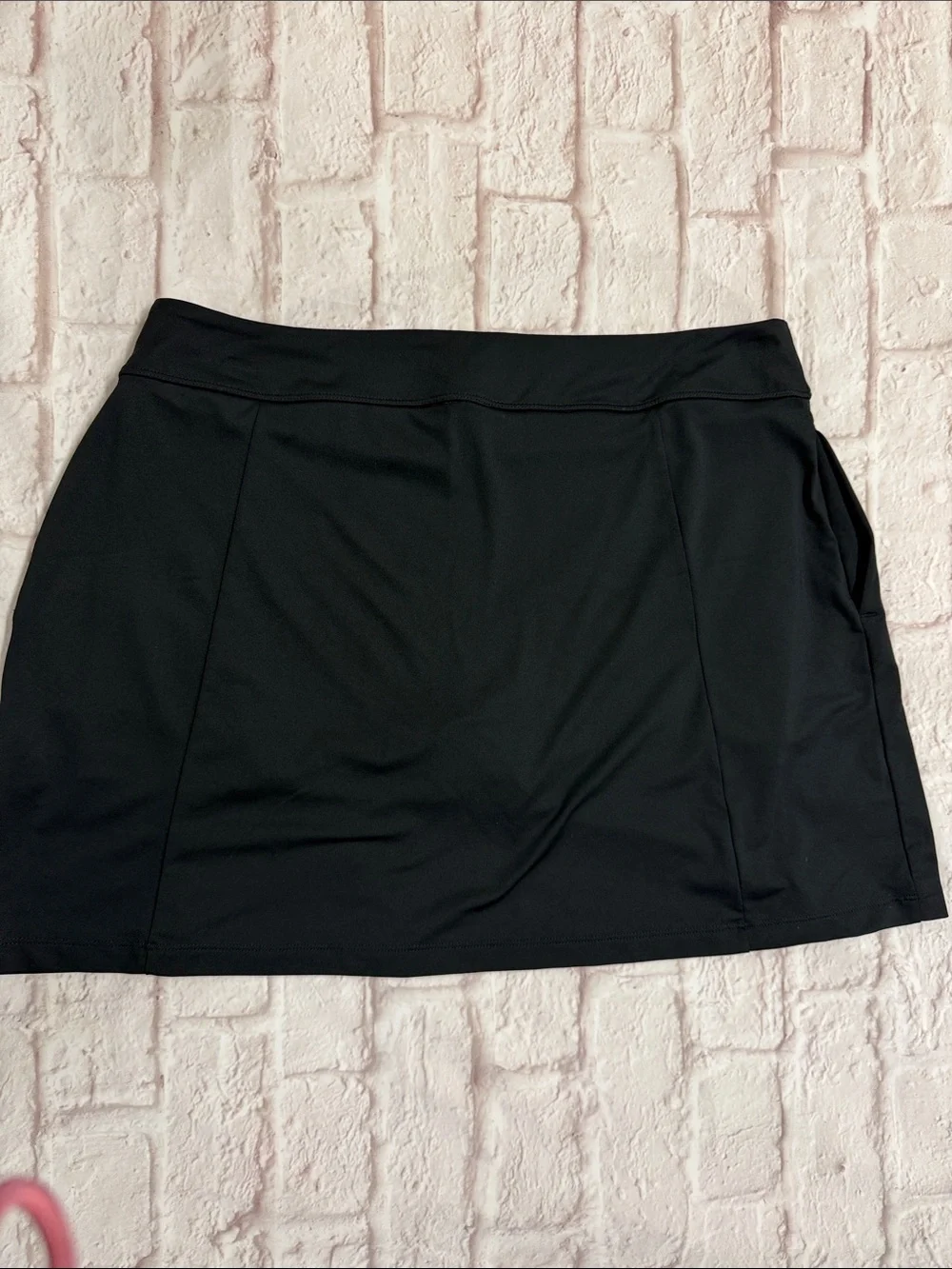 Nike Black Women's Athletic Skort with Silver Swoosh